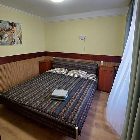 Hotel Desna Kut Kiev Exterior foto